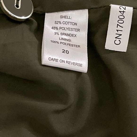 New York and Company olive green jacket. Size 20 good condition. - Picture 6 of 6